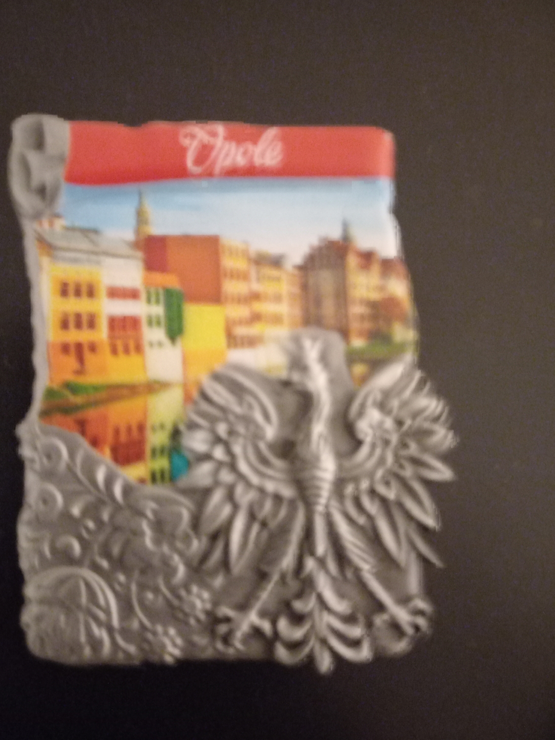 W zasadzie nie ma co więcej dodawać. Magnes z Opola z wielkim Orłem. Niby patriotycznie, a jednak nie czuję dumy jak na niego patrzę